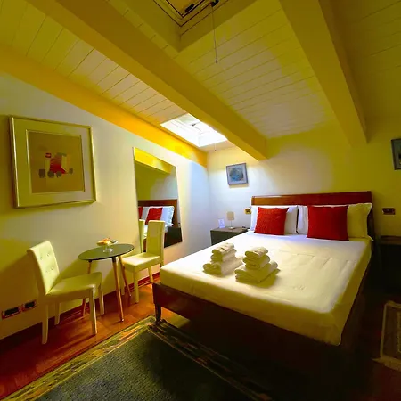 Ego' & Center Aparthotel