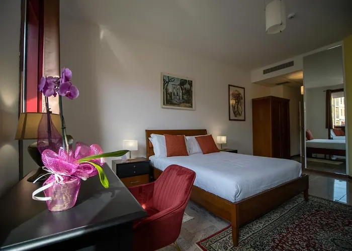 Ego' & Center Aparthotel