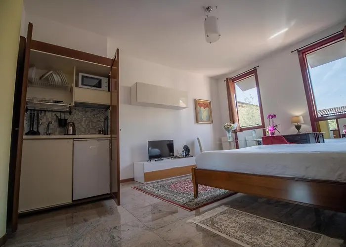 Ego' & Center Aparthotel 4*