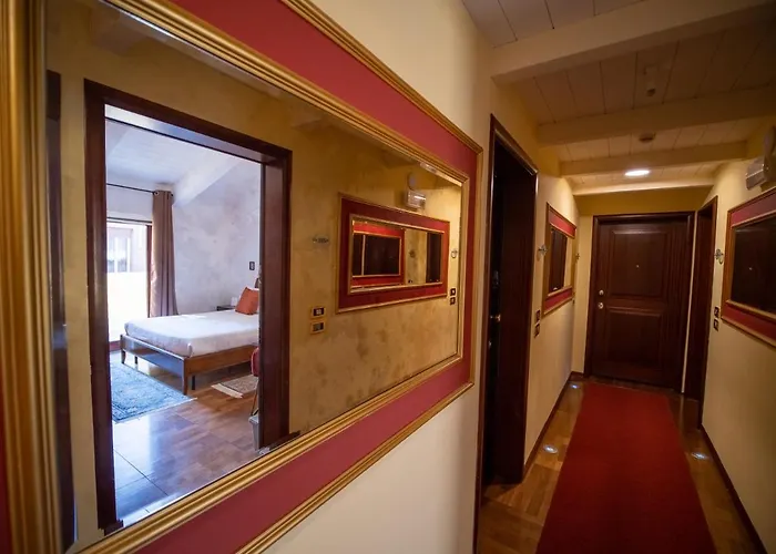 Ego' & Center Aparthotel