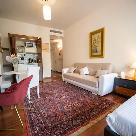 Ego' アパートホテル フェラーラ