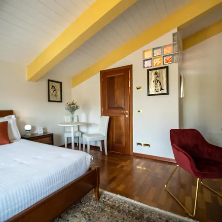 Ego' & Center Aparthotel