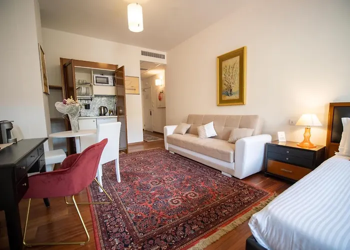 Ego' & Center Ξενοδοχείο με διαμερίσματα Φεράρα