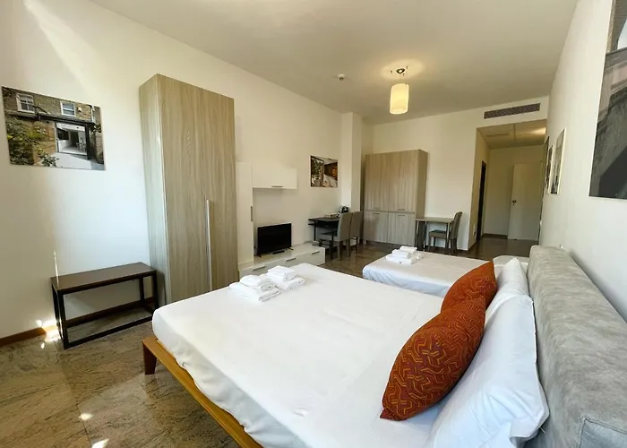 Ξενοδοχείο με διαμερίσματα Ego' & Center 4*