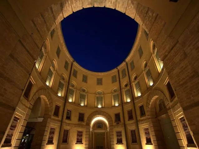 Ego' & Center Ξενοδοχείο με διαμερίσματα Φεράρα